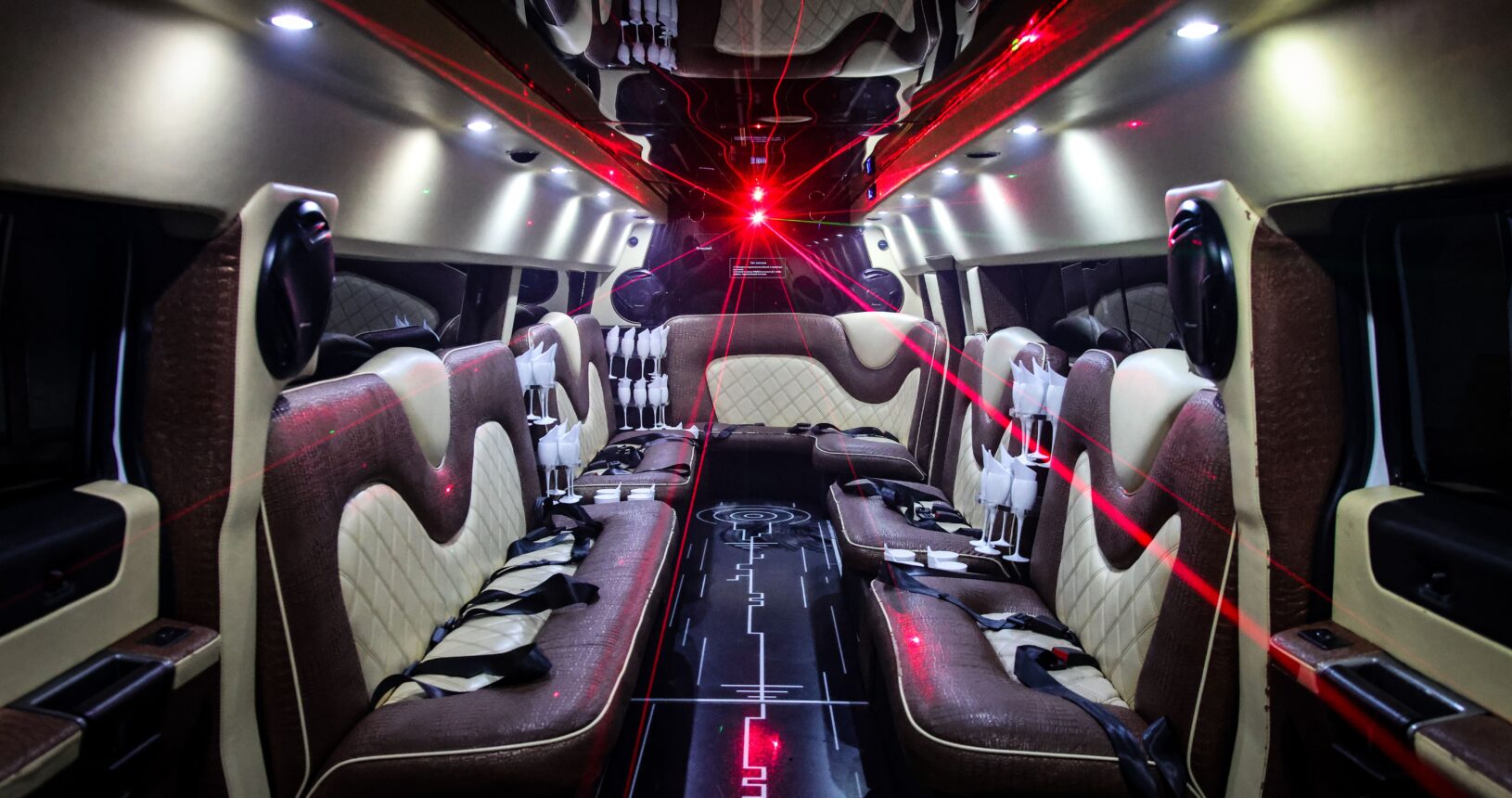 Hummer H2 Deluxe Limousine mieten